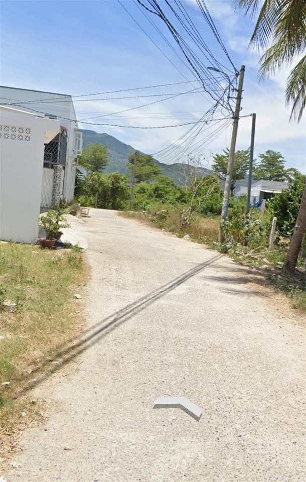 Bán đất vĩnh thạnh tây nha trang đường ô tô 7 mét 2 tỷ750 cho 123 m2 ngang 6 mét .
