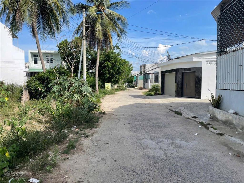 Bán đất vĩnh thạnh tây nha trang đường ô tô 7 mét 2 tỷ750 cho 123 m2 ngang 6 mét .