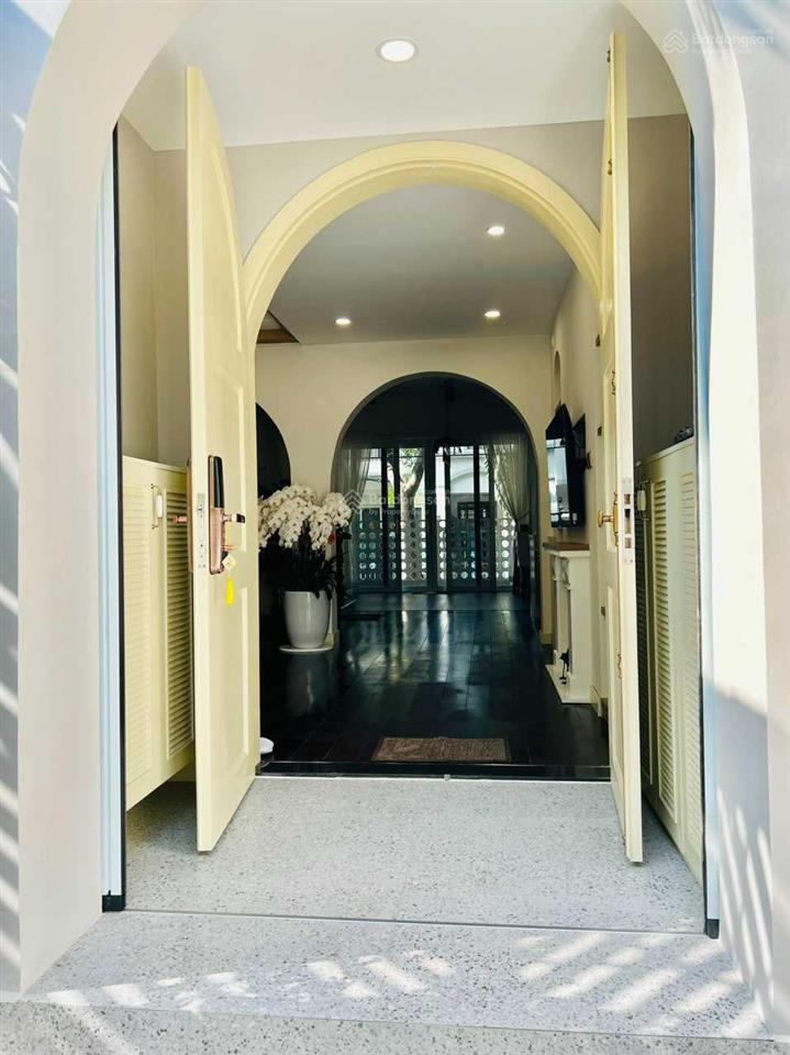 Chính chủ cần bán căn biệt thự liền hưng thái khu compound an ninh nhất tại phú mỹ hưng 27 tỷ