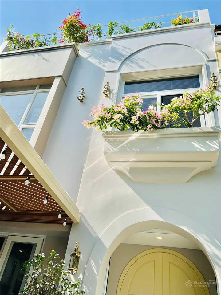 Chính chủ cần bán căn biệt thự liền hưng thái khu compound an ninh nhất tại phú mỹ hưng 27 tỷ