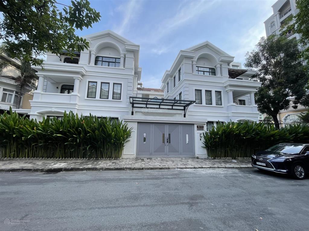 Bán biệt thự mỹ văn, giá 160 tỷ, diện tích đất 580m2, căn góc công viên 3 tầng, 9pn, đẹp xuất sắc!