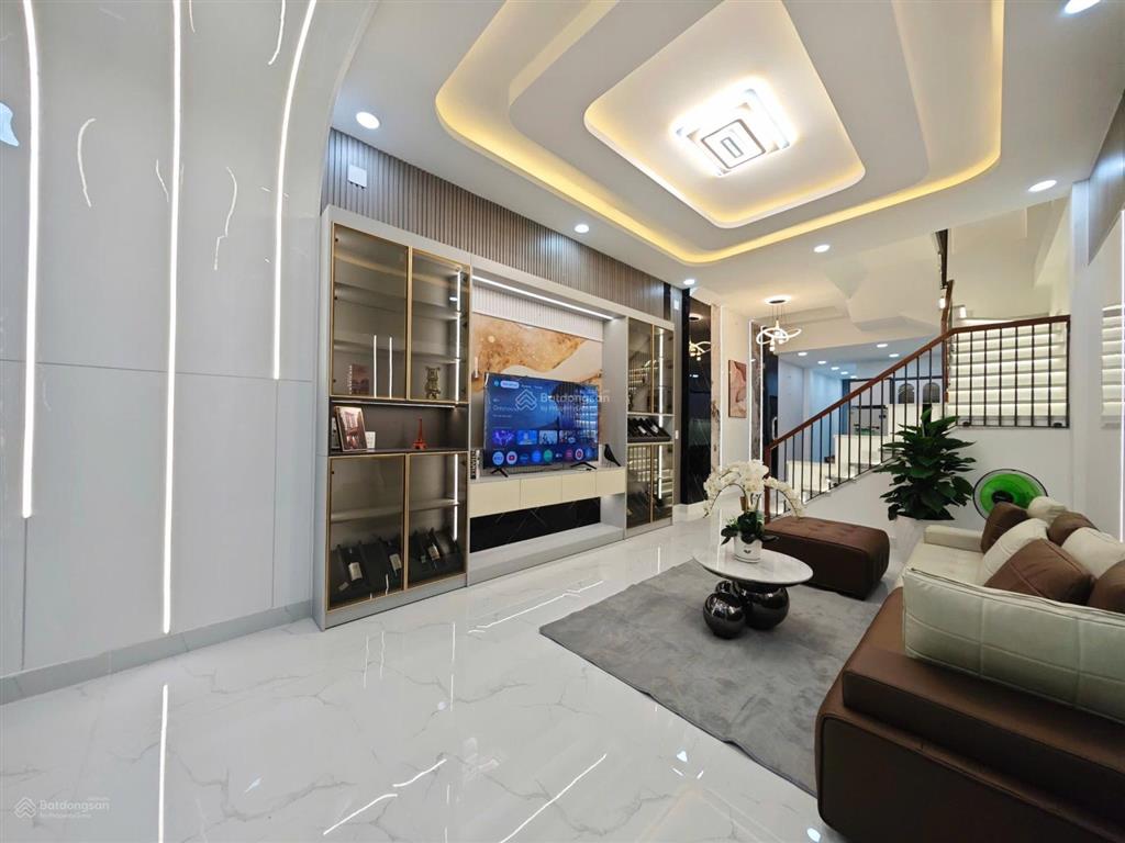 Nhà gần metro giáp gò vấp, đường xe hơi đến nhà, nhà mới xây full nội thất
