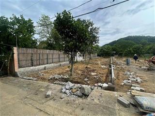 365m. mặt 8m đường to rộng oto tránh nhau giá chỉ nhỉnh 3 tỷ xíu xíu tại yên bài. 0988 908 ***