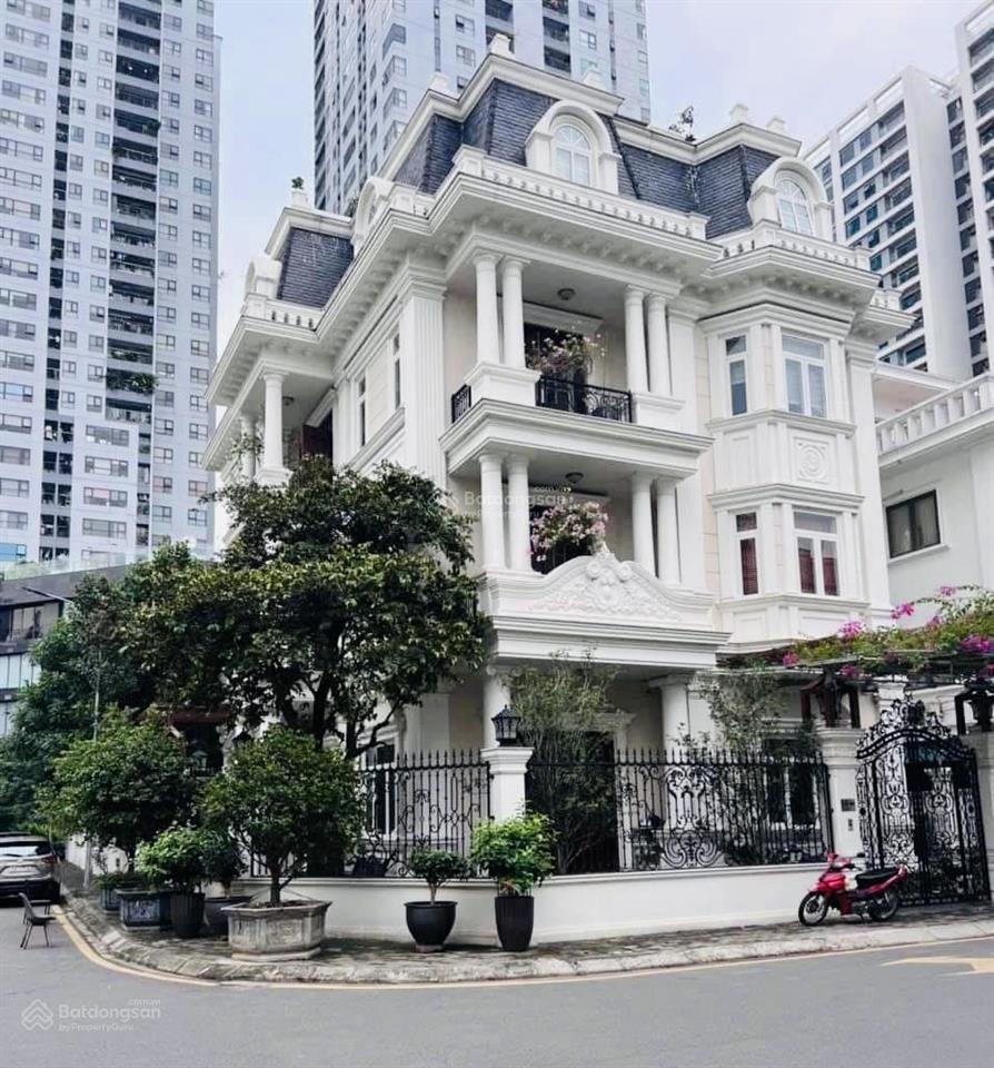 Chỉ 59 tỷ sở hữu biệt thự 3 thoáng vinhomes riverside,180m2 ,mt30m ,thang máy , kinh doanh .