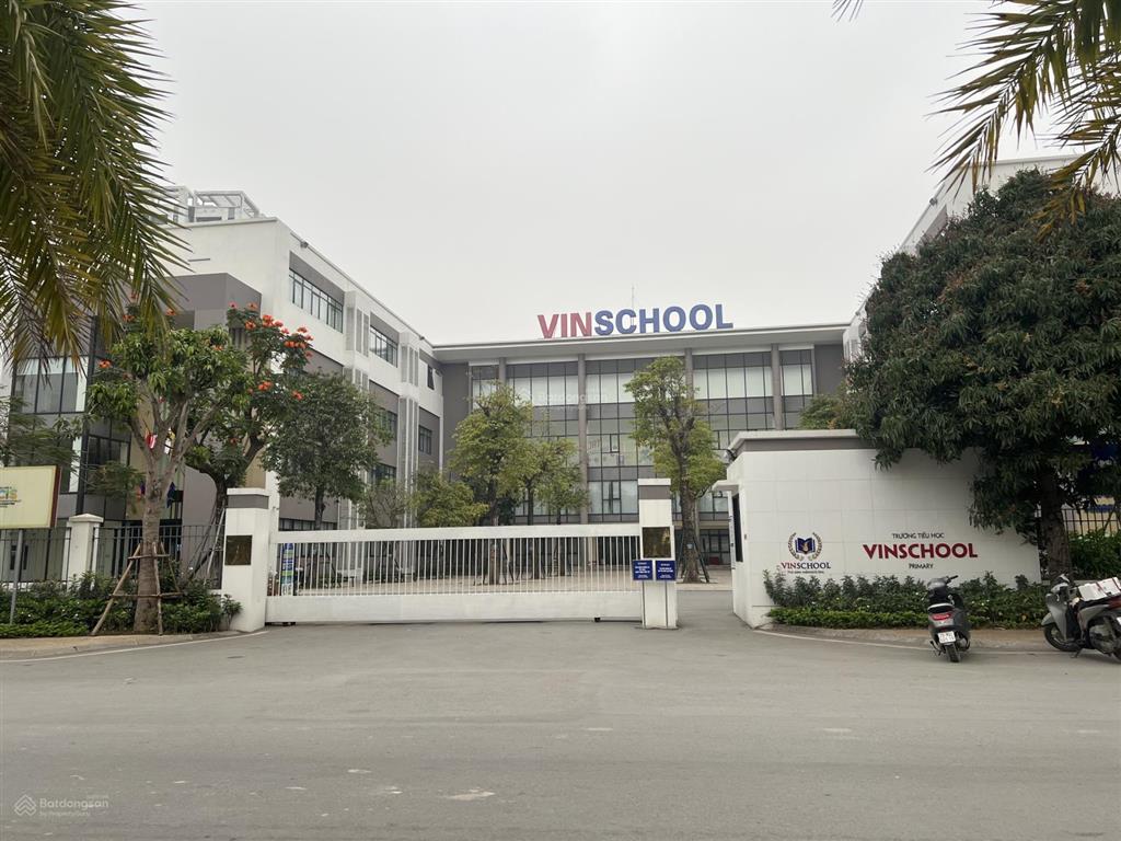 Chỉ 59 tỷ sở hữu biệt thự 3 thoáng vinhomes riverside,180m2 ,mt30m ,thang máy , kinh doanh .