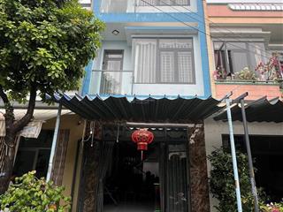 Bán nhà 3 tầng mặt tiền dương đức hiền cách biển chỉ 100m! vị trí cực hiếm 2 phút đi bộ ra