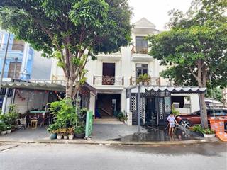 5.5 tỷ/ bán nhà thô hoàn thiện mặt ngoài mt đường đông tác tp dĩ an gần sân vận động đông hoà