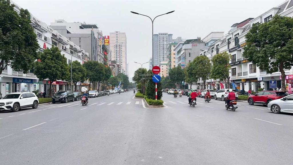 Bán shophouse embassy mặt đường 60m, vị trí đẹp, đang cho thuê giá cao, đối diện khu starlake
