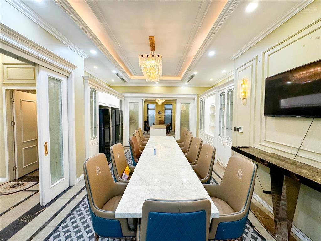 Bán biệt thự đơn lập tại vinhomes riverside, 136,2 tỷ, 415m2, pháp lý đầy đủ, full nội thất xịn