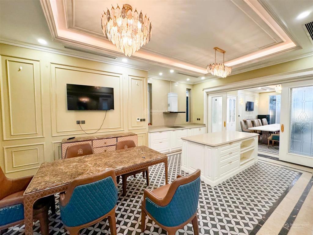Bán biệt thự đơn lập tại vinhomes riverside, 136,2 tỷ, 415m2, pháp lý đầy đủ, full nội thất xịn