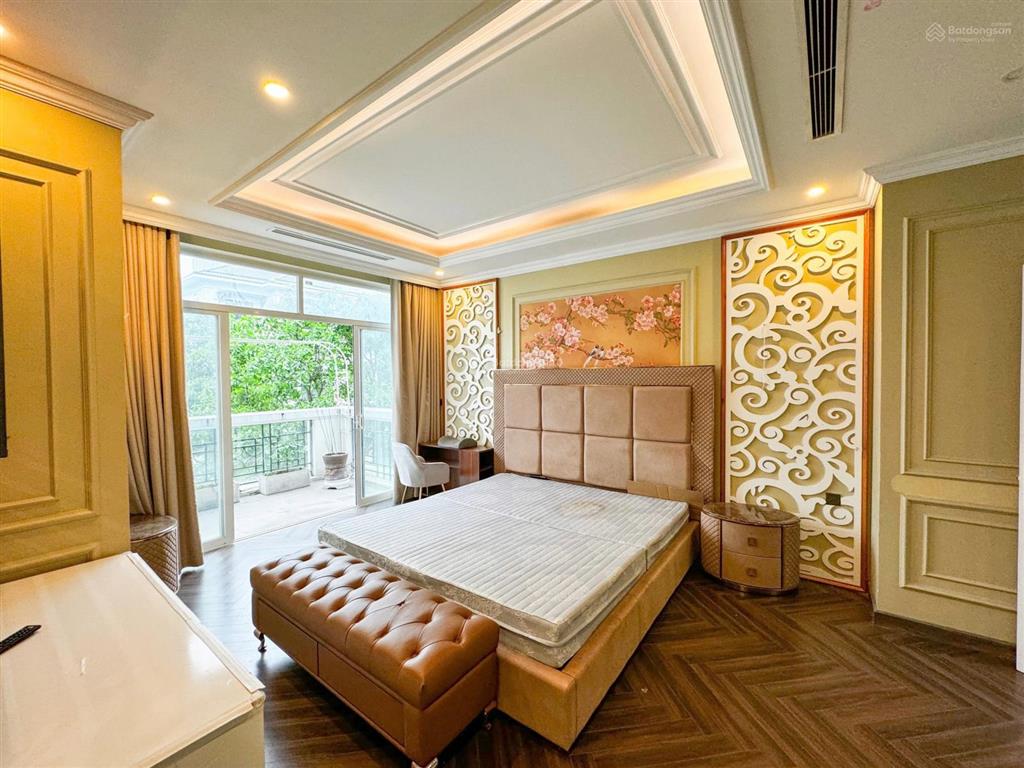 Bán biệt thự đơn lập tại vinhomes riverside, 136,2 tỷ, 415m2, pháp lý đầy đủ, full nội thất xịn