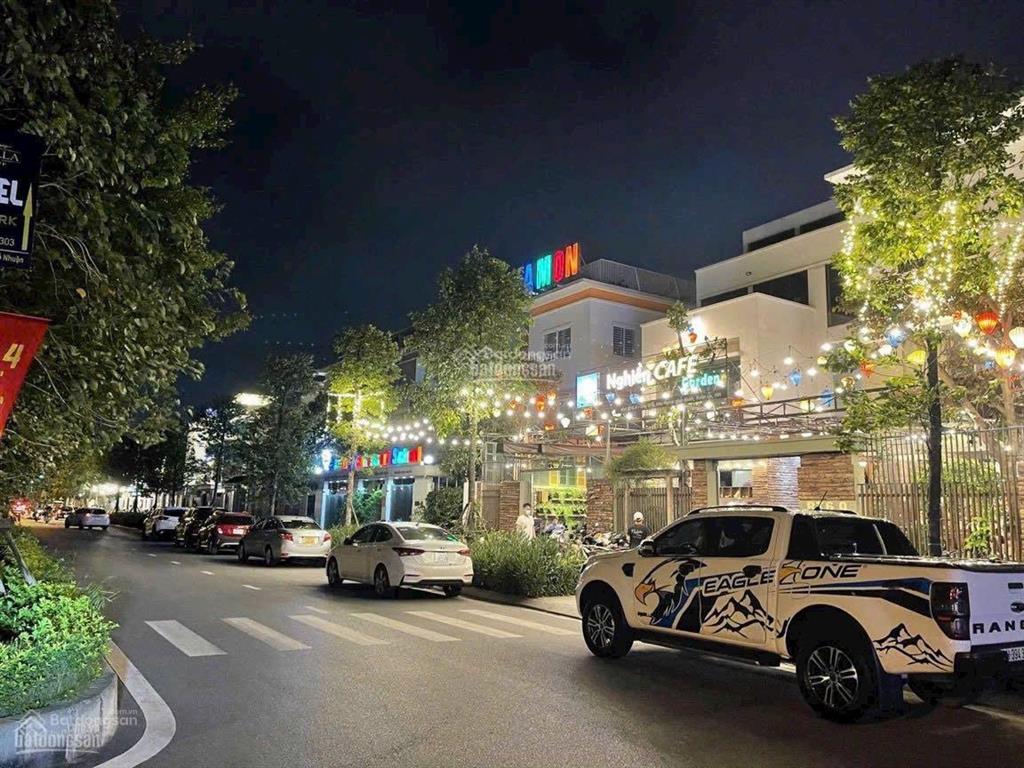 Tôi chính chủ bán biệt thự bt66 và 1 căn nội khu đơn lập 352m2 hướng đông nam giá tốt