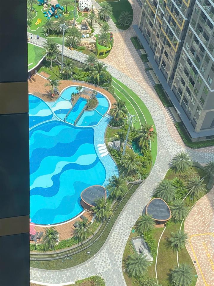 Chính chủ bán căn studio ngay vincom, view hồ bơi nội khu, hướng mát nhà mới 100% tt tiến độ cđt
