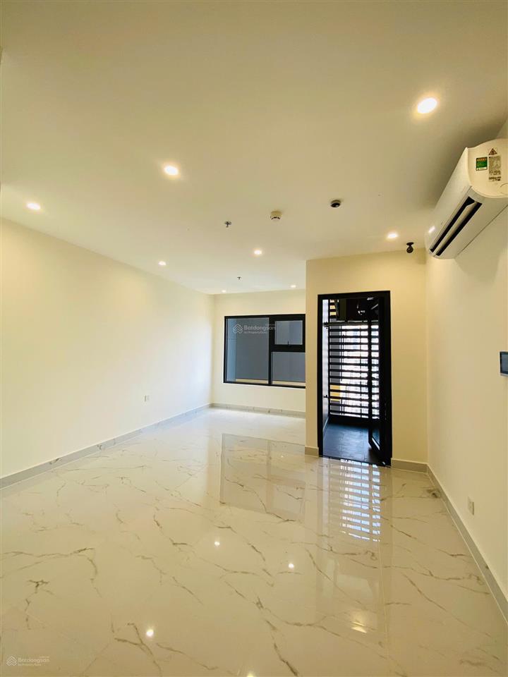 Chính chủ bán căn studio ngay vincom, view hồ bơi nội khu, hướng mát nhà mới 100% tt tiến độ cđt