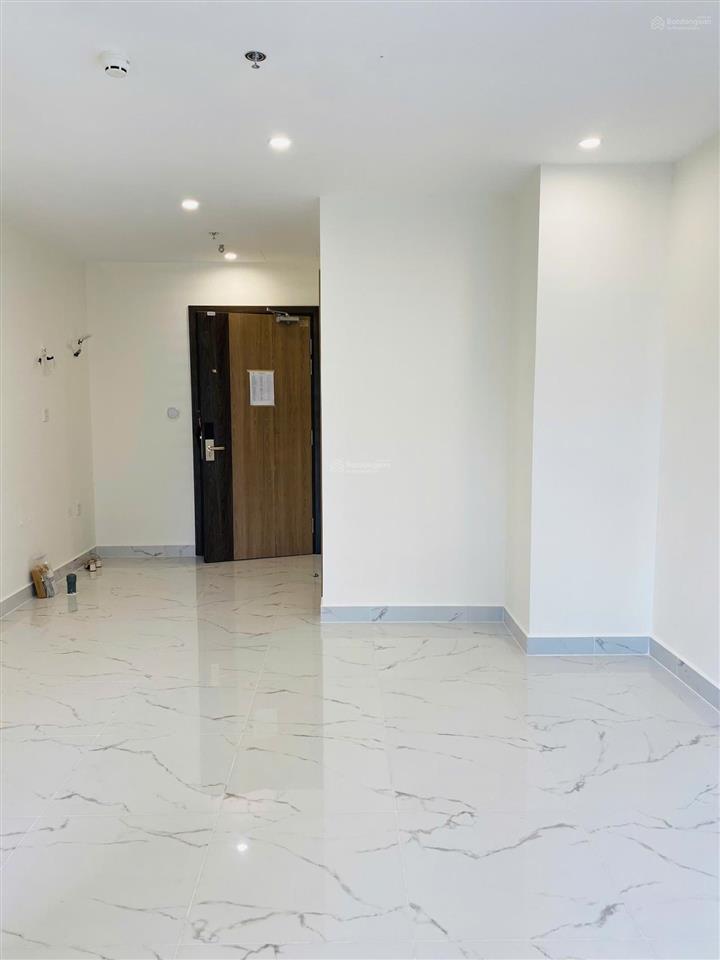Chính chủ bán căn studio ngay vincom, view hồ bơi nội khu, hướng mát nhà mới 100% tt tiến độ cđt