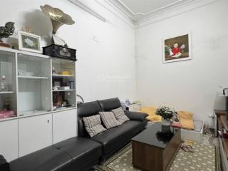 Chính chủ cho thuê nhà riêng trong ngõ, diện tích 50m2 bao gồm nhà 2 tầng và sân 15m2