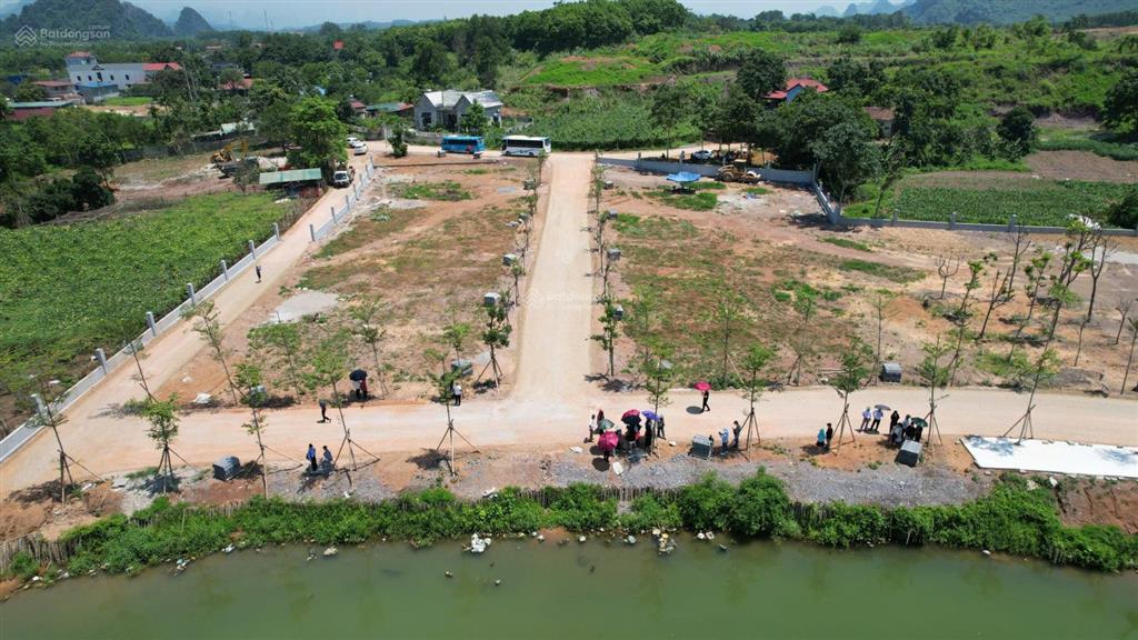 Chính chủ bán gấp đất tại cầu sỏi, phú thành, lạc thủy, hòa bình diện tích 206m2, giá chỉ 7.5tr/m2