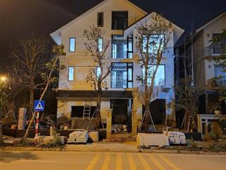 Chính chủ bán nhanh biệt thự đơn lập lô góc 3 mặt thoáng. sunny garden city đại lộ thăng long