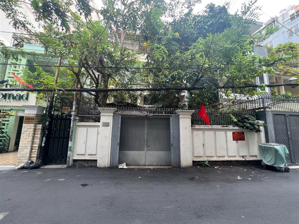 Chủ thiện chí bán nhà hẻm 339/ đường lê văn sỹ, phường 13, quận 3, dt 8,8x 22m, giá 38 tỷ tl.