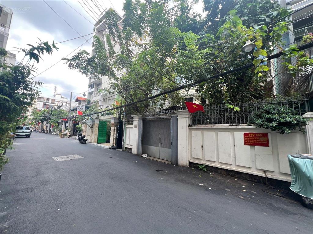 Chủ thiện chí bán nhà hẻm 339/ đường lê văn sỹ, phường 13, quận 3, dt 8,8x 22m, giá 38 tỷ tl.