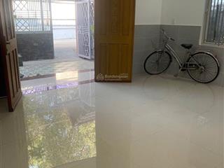Cho thuê nhà riêng hẻm xe hơi dt 60 mét. giá 8 triệu   0918 730 *** minh trang