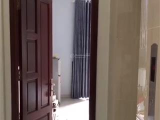 Cho thuê phòng trọ 40 mét khu dân cư nam long giá 5.5 triệu  0918 730 *** trang