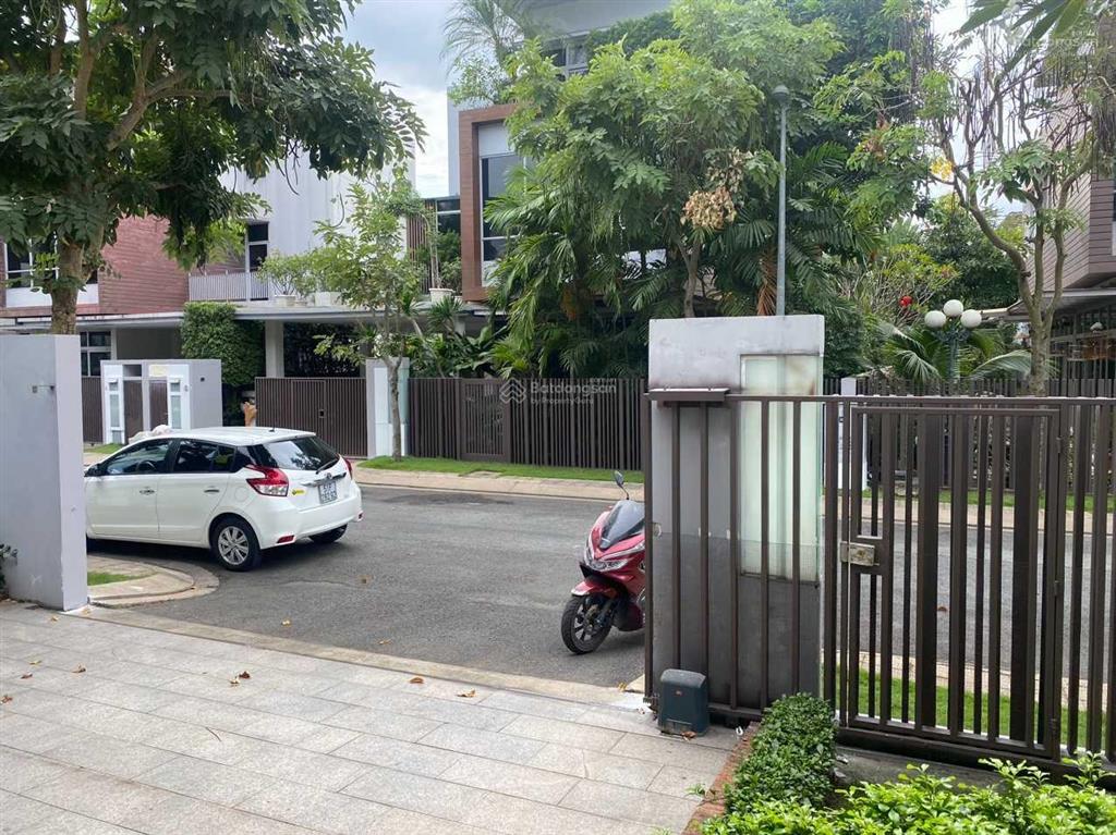 Chính chủ gửi thuê căn biệt thự sân vườn dt 501m2  5pn và 5wc giá 37.5 tr/th  0933 591 *** (mơ)