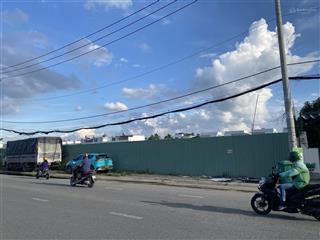 Bán nhà mt đường liên phường 70x70m có 250m thổ cư 250tỷ