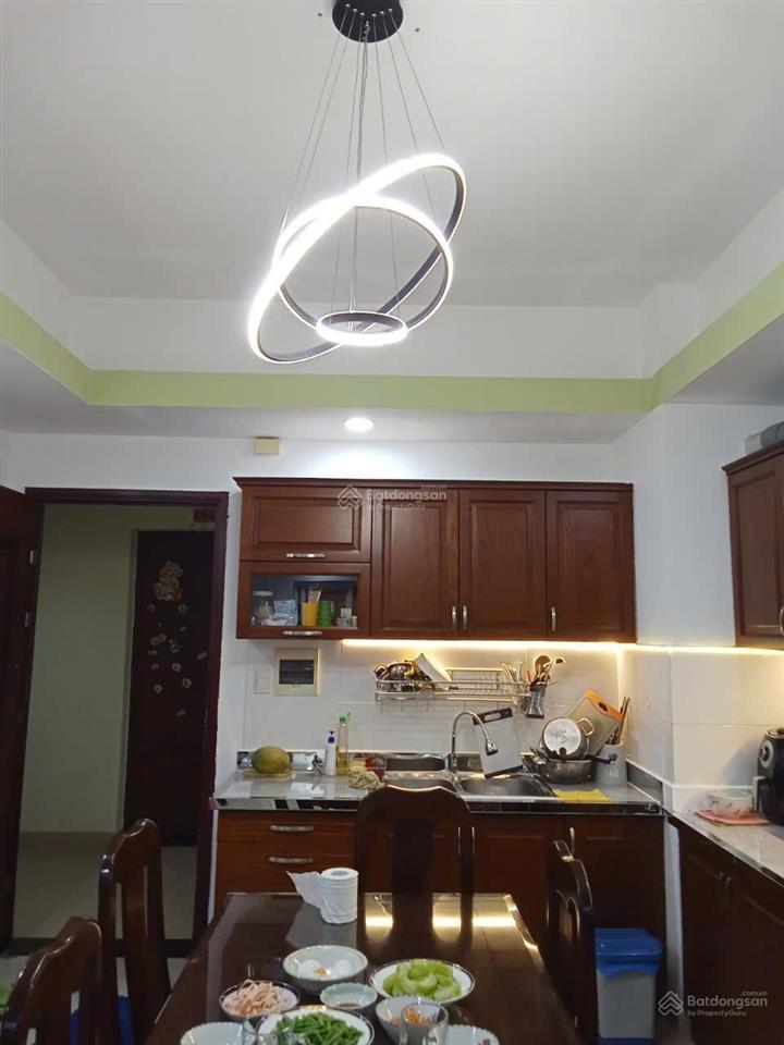 Bán căn hộ res iii, 3,3 tỷ, 70m2, 2pn, 2wc, q7, hcm