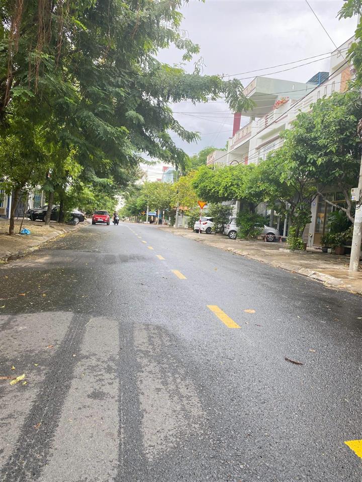 Nhà mặt tiền đường đồng khởi, phường 7, ngay công viên 26/3, đường nhựa vỉa hè, ra biển chỉ 500m