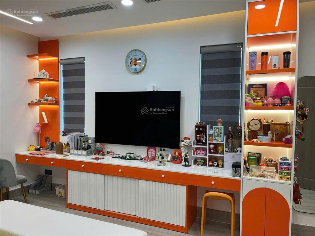 Cần bán biệt thự góc nine south full nội thất cao cấp, chỉ việc xách vali vào ở