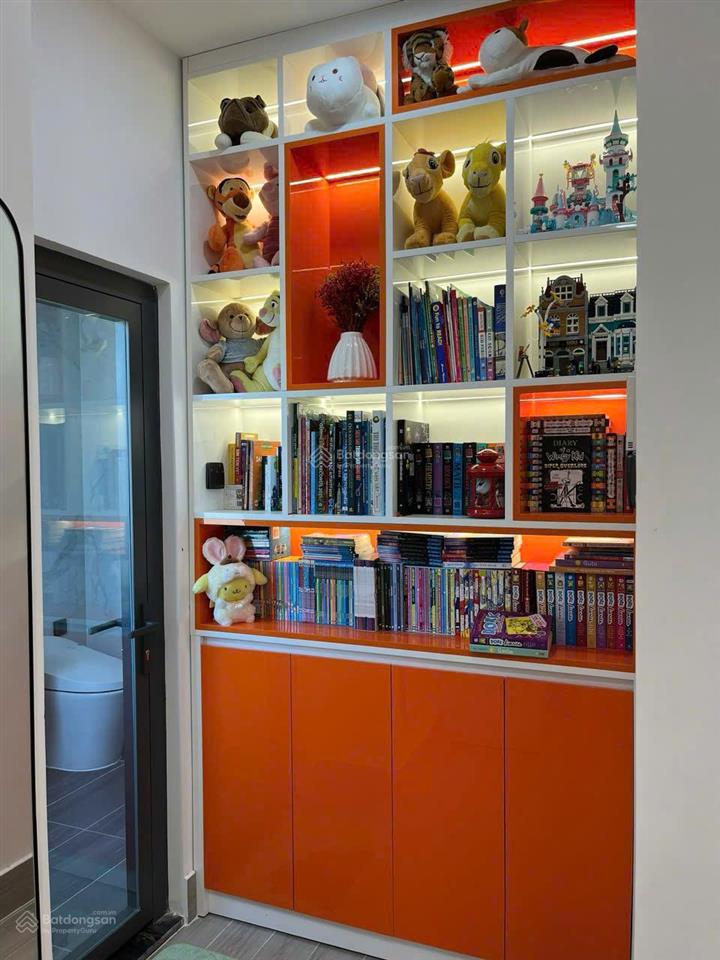 Cần bán biệt thự góc nine south full nội thất cao cấp, chỉ việc xách vali vào ở