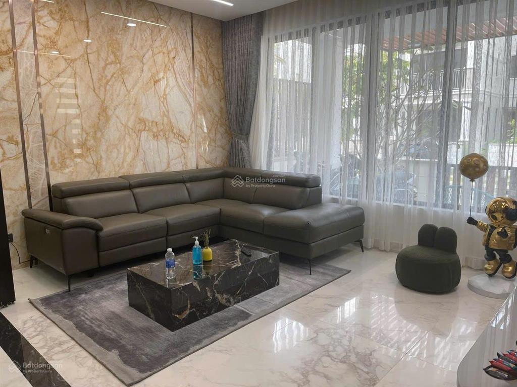 Cần bán biệt thự góc nine south full nội thất cao cấp, chỉ việc xách vali vào ở