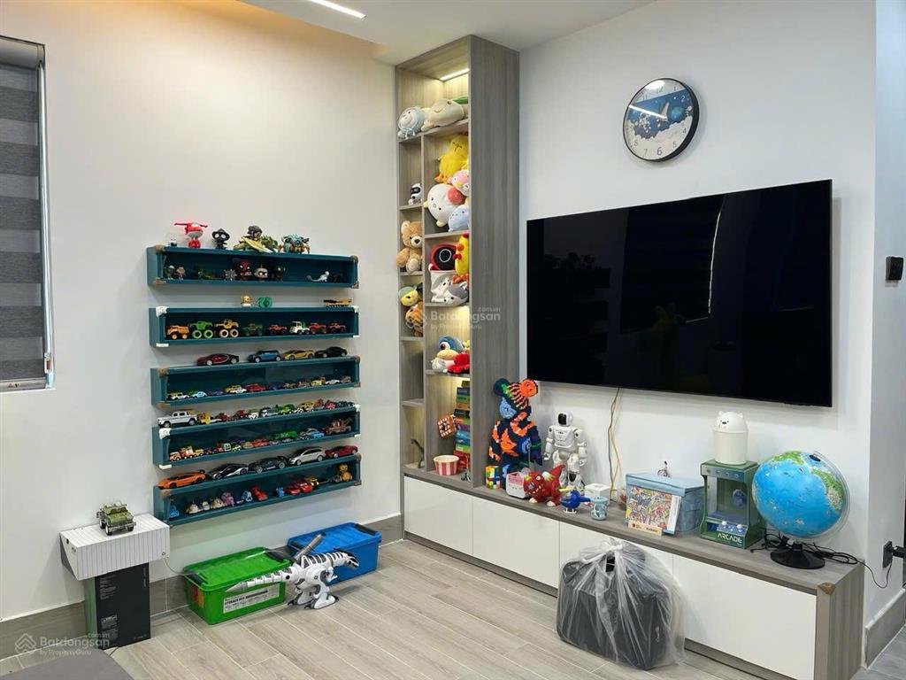 Cần bán biệt thự góc nine south full nội thất cao cấp, chỉ việc xách vali vào ở