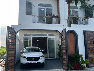 Cần bán căn nhà 1 trệt 1 lầu siêu đẹp, tại long an, giá 2,75 tỷ