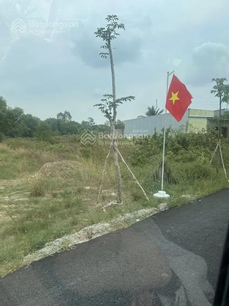 Cho thuê mặt bằng đất trống 2 mặt tiền mt lộ và mt sông 14m ngang dài 60m