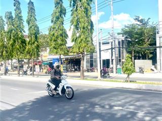 Bán nhà mặt tiền dường nguyễn văn cừ cần thơ, gần trường đại học y dược, ngang 9m, dtsd 324m thổ cư