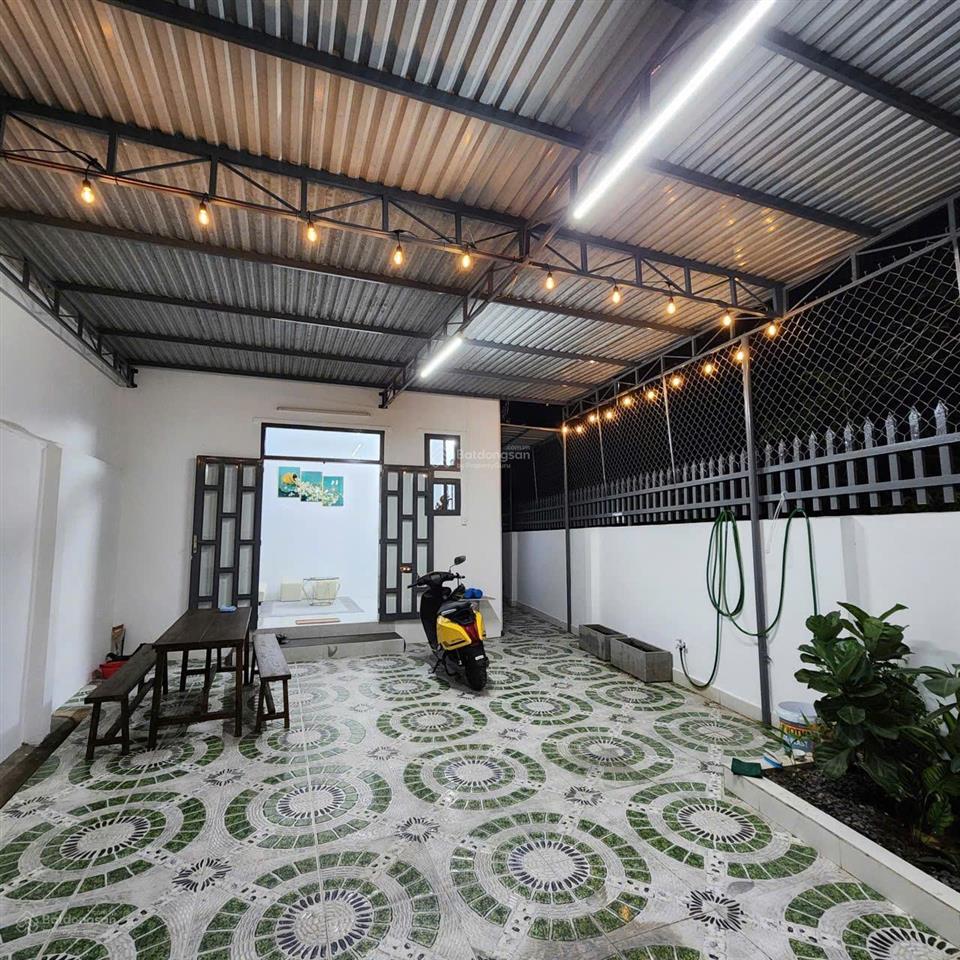 Chuyển công tác cần bán nhà hẻm ô tô đường cầu dứa  phú nông, sổ hồng hoàn công