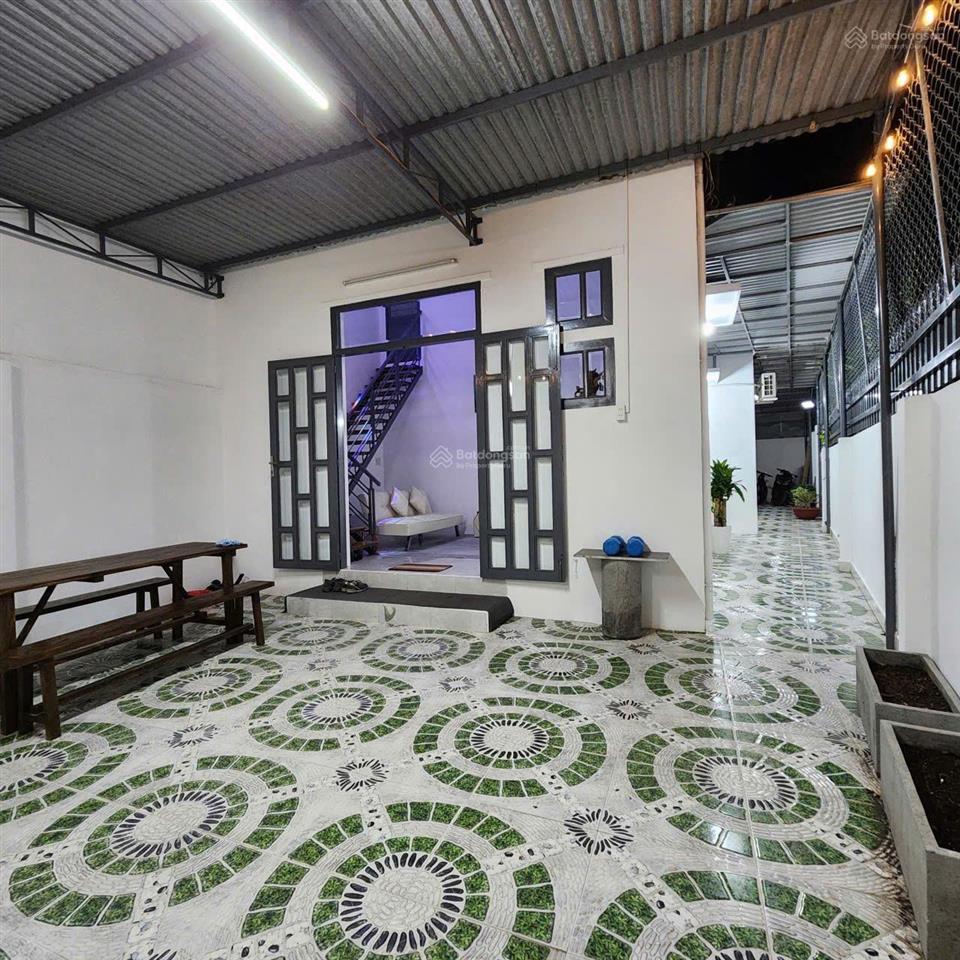 Chuyển công tác cần bán nhà hẻm ô tô đường cầu dứa  phú nông, sổ hồng hoàn công