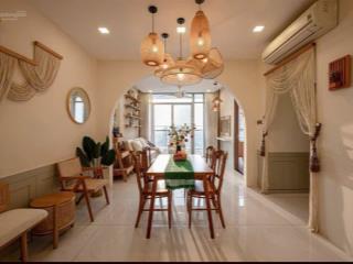Chủ nhà cần bán chung cư vinhomes central park căn 07 tòa p72pn83m2,tầng trung đẹp, giá 9,4 tỷ.