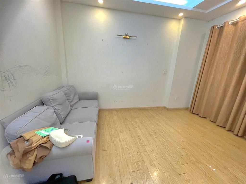 Mặt phố yên xá, 3 ô tô tránh nhau, kinh doanh tốt, nhà đẹp ở luôn, giá tốt 36m2 5t