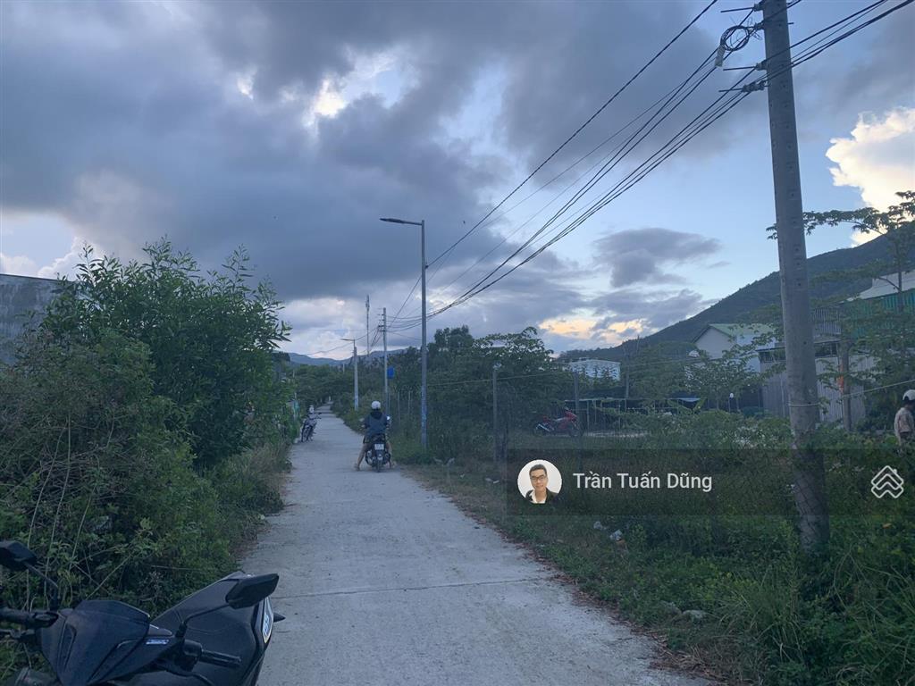 Bán gấp lô đất mặt tiền đường t12 giá 735 triệu