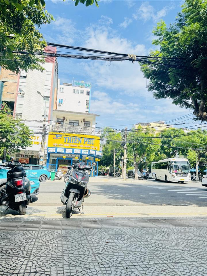 Bán lô mt hồ nghinh sát trung tâm tài chính quốc tế , 252m2 ngang 12m xây cao tầng