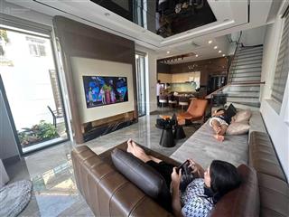 Bán căn villa 2 mặt tiền hải châu  đà nẵng mới 100% ngay sát thăng long, 5pn lớn, 5wc