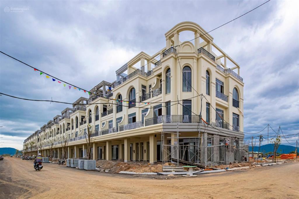 Chính chủ cần bán lô góc hoa hậu quy nhơn iconic lk18  01,  ngay 0903 601 ***