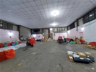 Cho thuê kho quận 7 dt 900m trần mátđường nguyễn văn linh, giáp kcx tân thuận.