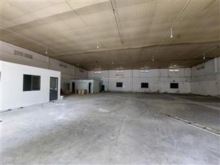 Cho thuê kho xưởng quận 7 diện tích 1000m2, nền bê tông đánh bóng sạch đẹp, không bụi