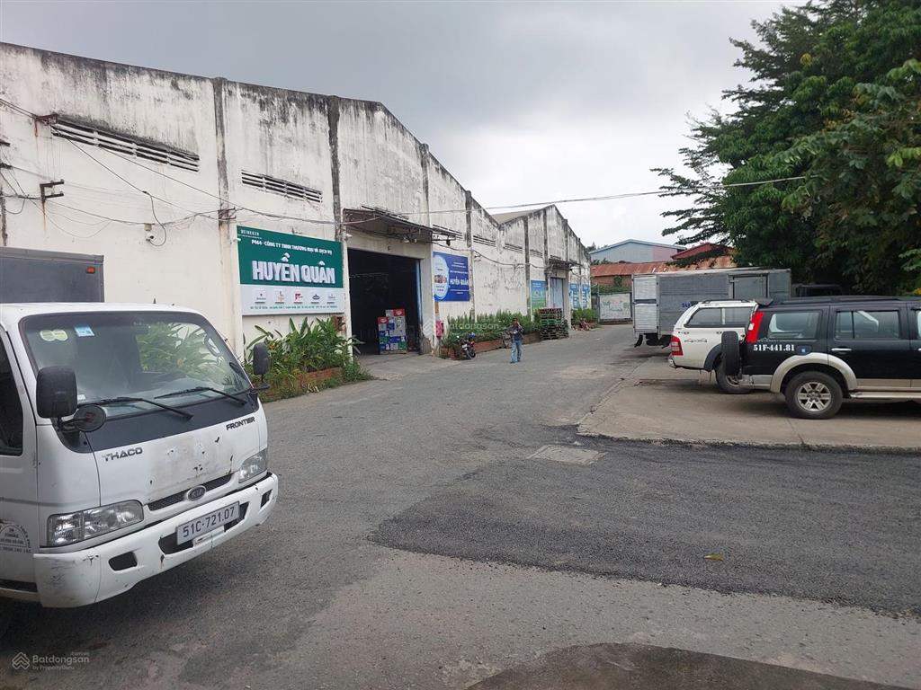 Cho thuê gấp kho nhỏ quận 4 dt 90m có 2 phòng sạch đẹp.