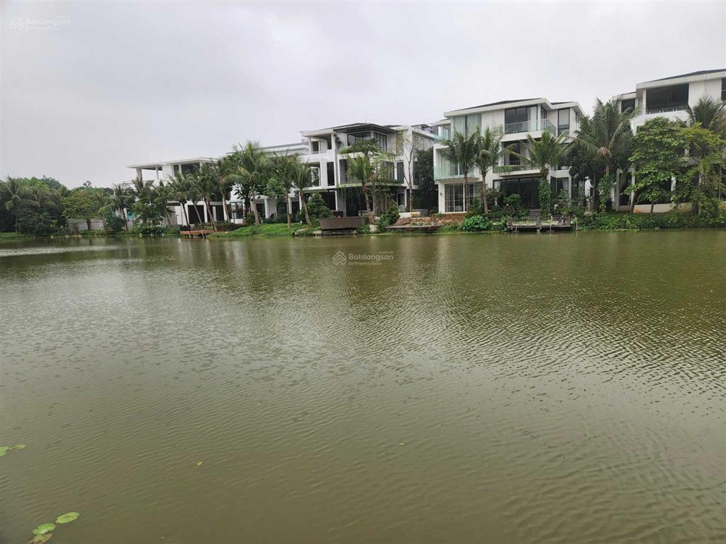 Cần bán biệt thự đảo đơn lập, dt 450 m2, hồ đông nam.  0932 375 ***