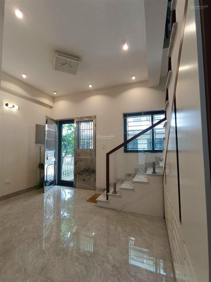 Bán gấp nhà phố thủy nguyên. dt 100m2, đã hoàn thiện đẹp